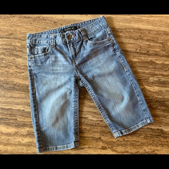 CALVIN KLEIN BRAMUDA STYLE SHORTS SIZE 2 - Picture 3 of 7